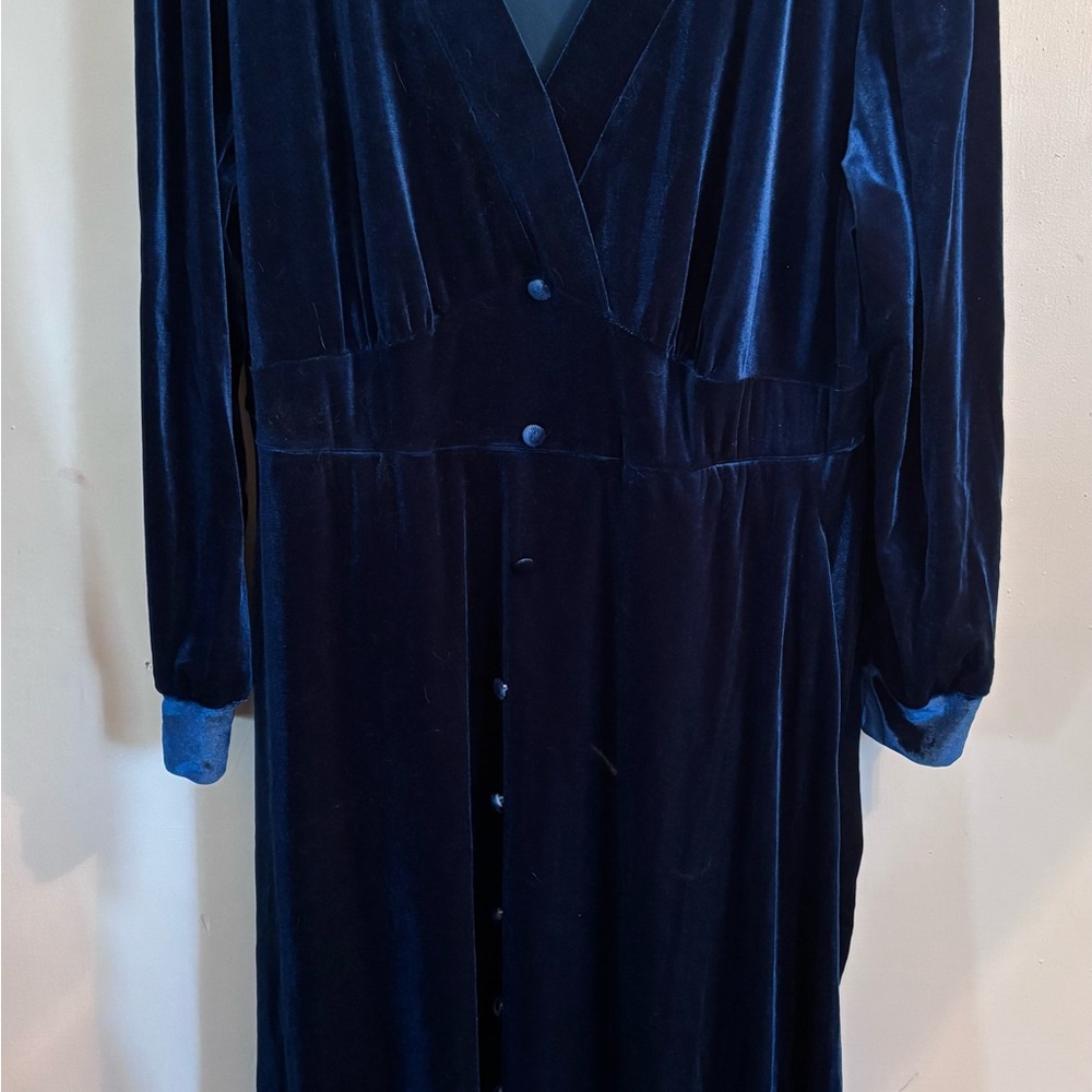 BloomChic Long Sleeve Velvet Dress - Navy Blue